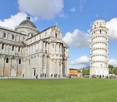 <p>比薩斜塔，弗羅倫斯的聖母百花教堂，雕刻迴廊，令人讚嘆文藝復興的偉大。而著名的T骨牛排，恰恰好彌補了我們旅途的疲憊，太滿足了！</p>
